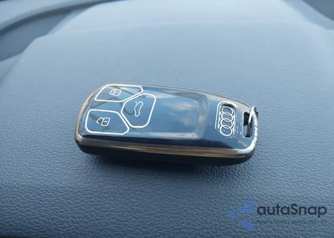 2018 Audi Q5 2.0T Premium/2.0T Tech Premium z USA, uszkodzony, nr VIN WA1ANAFY7J2117714